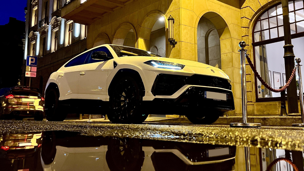 Lamborghini-urus.png