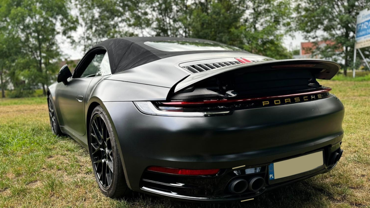 Porsche-911-Carrera-4-Cabrio-2.png