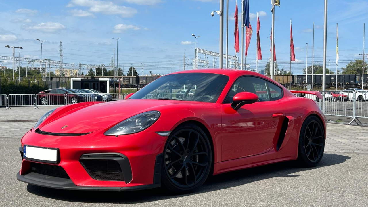 Porsche-Gt4-Cayman-3.png